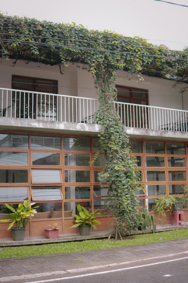 Augustina Home Malang Exterior photo